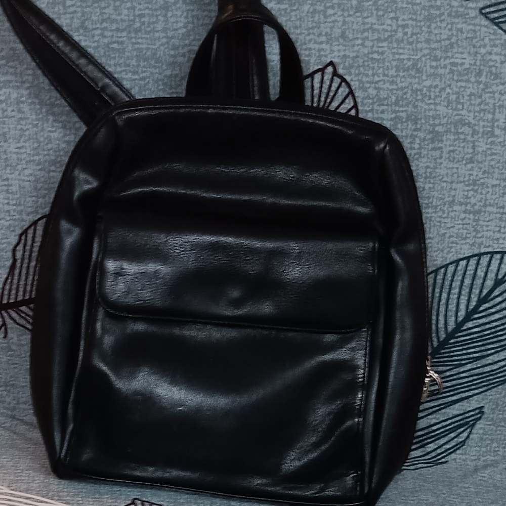 Ariel Backpack Make An Offer - Picture 5 of 6